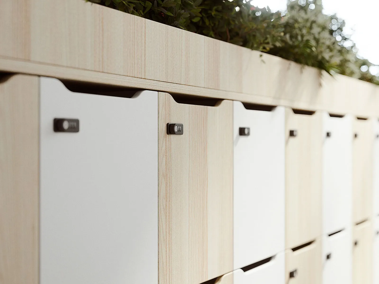 Detalle de puertas y cerraduras de código de las taquillas Actiu Postal