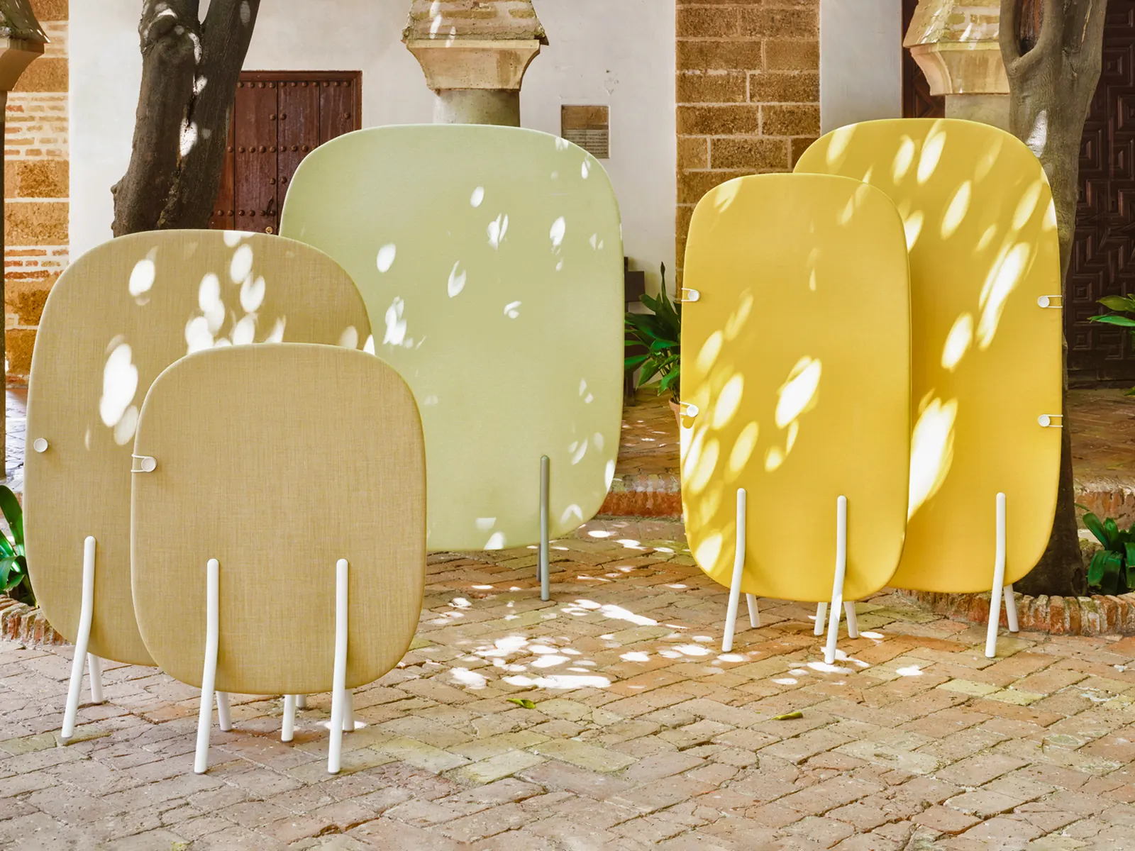 esPattio Noray, familia de colores en un patio exterior