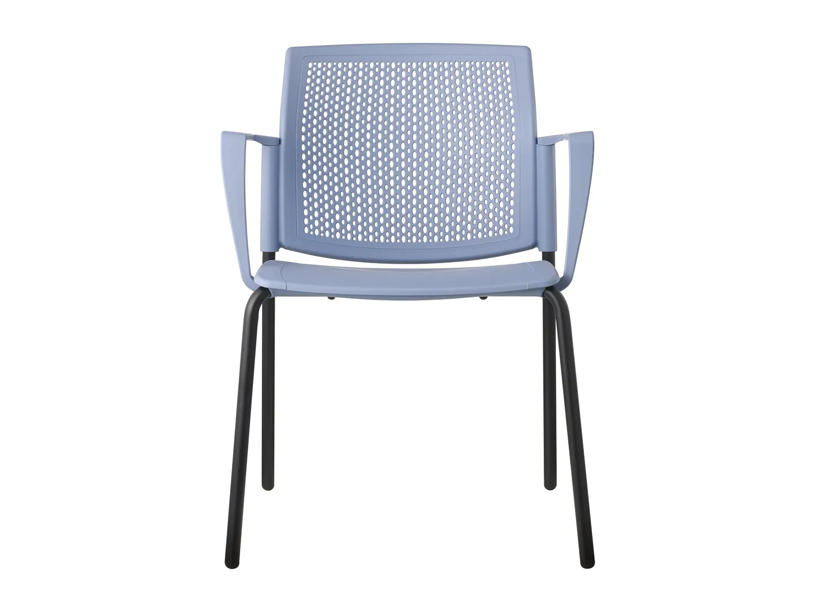 Silla Logan azul con brazos vista de frente, con el respaldo de polipropileno perforado